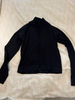 Discount Kevyt urheilutakki