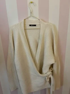 Online Gina Tricot Kietaisuneule