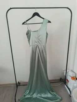 New WalG Kiiltävä juhlamekko