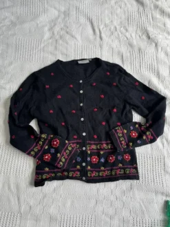 Discount Kappahl Kirjailtu villapaita