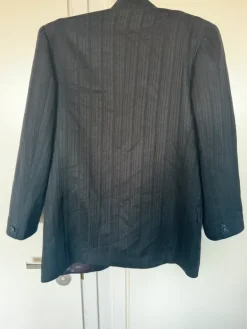 Best Klassinen tummanharmaa liituraitapuku – Koko 44