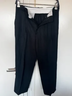 Best Klassinen tummanharmaa liituraitapuku – Koko 44