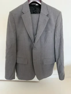 Best Hugo Boss Kolmiosainen miesten puku