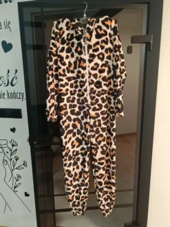 Outlet Kombinezon z kapturem polarowy, piżama z kapturem