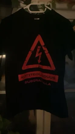 Kotiteollisuus paita | Vinted