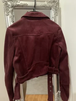 Best Pull & Bear Krótka ramoneska z paskiem zamszowa