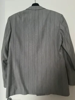 Best Kruunu pukine harmaa puku