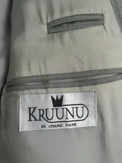 Best Kruunu pukine harmaa puku