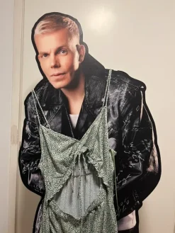 Outlet Pull & Bear Kukkahaalari