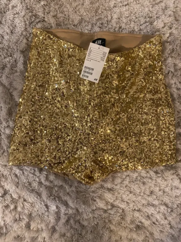 Best H&M Kultaiset shortsit S