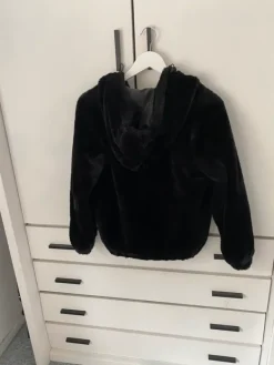 New Kurtka futerko czarna