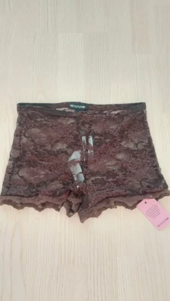 PrettyLittleThing Lace shorts