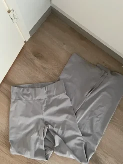 Sale Lager 157 leveälahkeiset urheilutrikoot