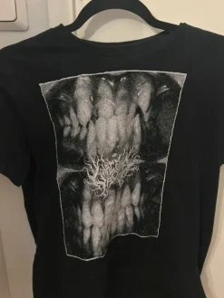 larcenia roe Smile T-Shirt