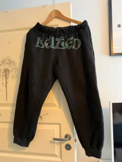 New Leized colitsihousut.