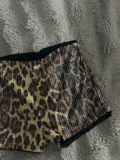 Shein Leopardi shortsit🤎🤍