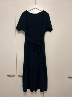 Sale Warehouse Leveälahkeinen haalari