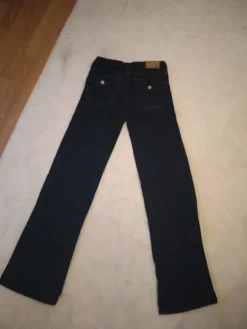 Clearance Leveälahkeiset farkut