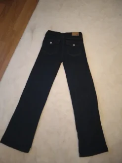 Clearance Leveälahkeiset farkut