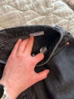 Clearance Leveän malliset farkut