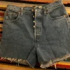 New Levi's farkkushortsit