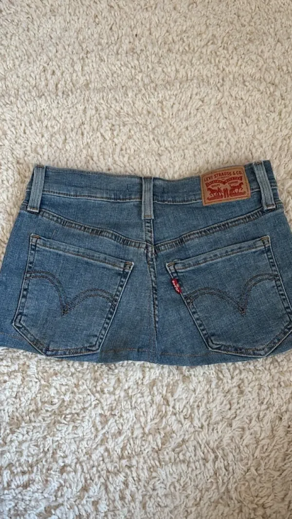 Best Levi Strauss & Co. Levis hame