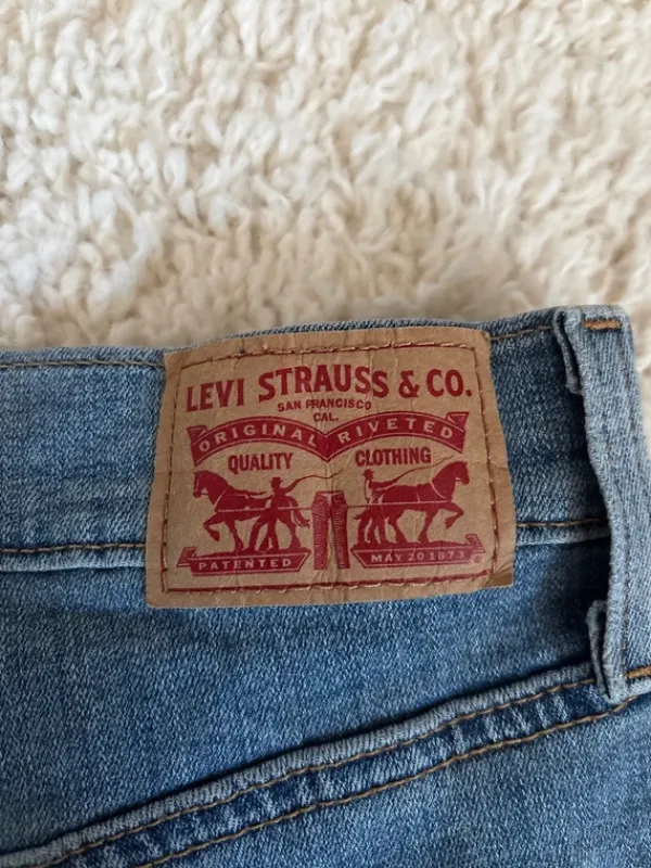 Best Levi Strauss & Co. Levis hame