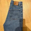 Hot Levis ribcage straight W27