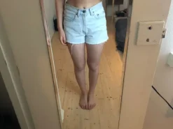 Discount Levi's Levis vaaleat shortsit