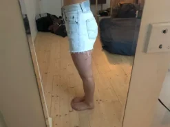 Discount Levi's Levis vaaleat shortsit