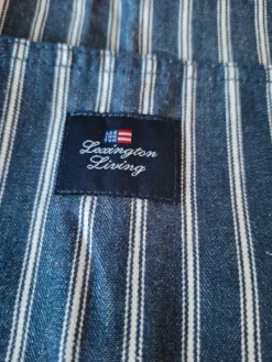 Clearance Lexington esiliina