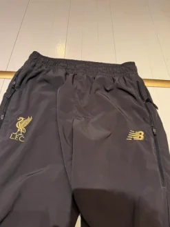 Online New Balance Liverpool housut