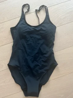 Hot Lækker badedragt str 38