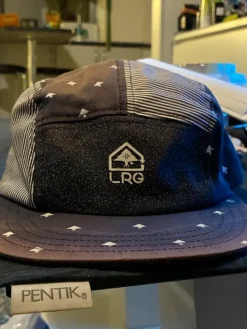 Clearance LRG lippis