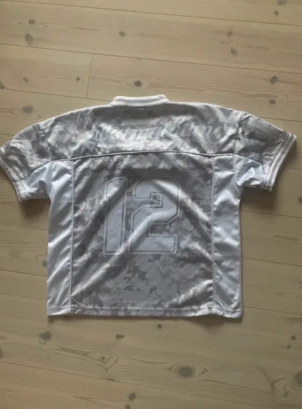 Hot Lukamachain pelipaita