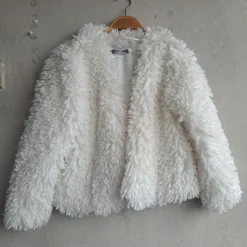 Hot Luonnonvalkoinen ginatricot pörrötakki koko s