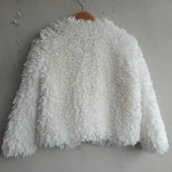 Hot Luonnonvalkoinen ginatricot pörrötakki koko s