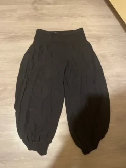 Hot Lyhyet haarem housut