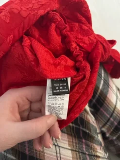 New M kokoinen toppi.