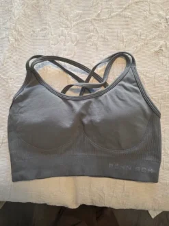 Hot Maastonvihreät urheilurintsikat