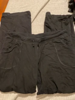 Outlet H&M Matalavyötäröiset collegehousut