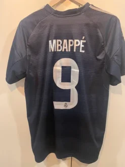 Clearance Real Madrid Mbappe pelipaita