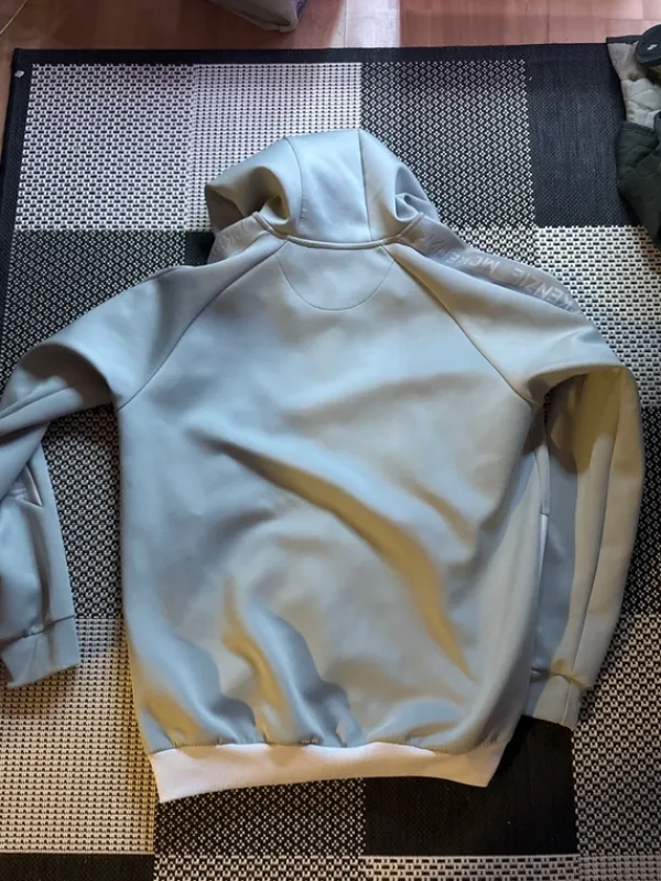 Hot McKenzie huppari