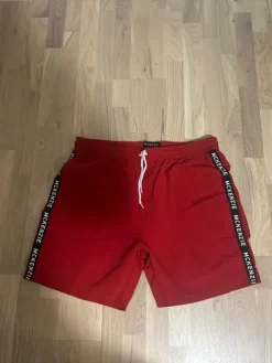 Online McKenzie uimashortsit