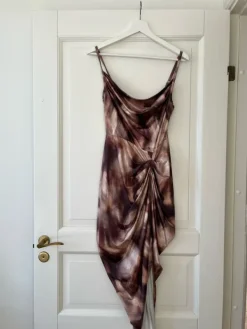 Online Ei tietoa Mekko