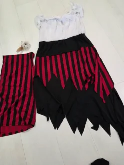 Outlet Smiffy's Merirosvoasu naisille koko L