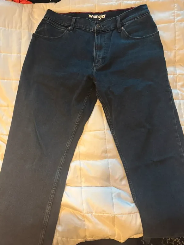 Clearance Wrangler Miesten farkut