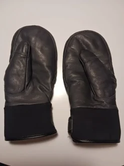 Hot Miesten nahkakinttaat