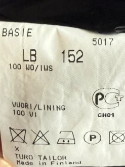 Outlet Miesten puku - musta