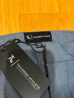 Discount TAILORED ATHLETE Miesten siistit housut